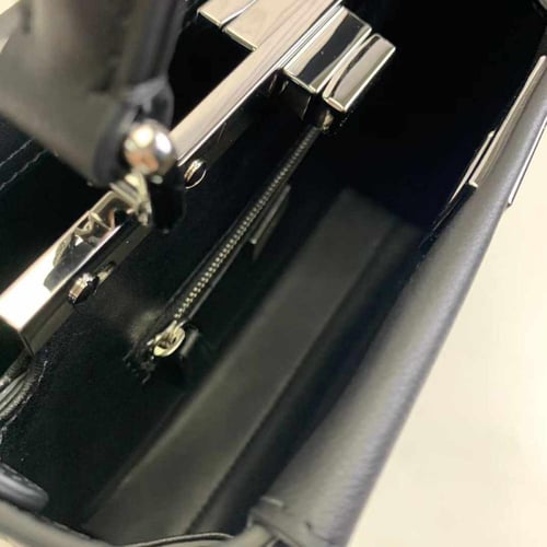 فندي Peekaboo مقاس 23cm