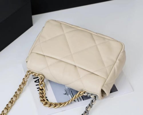 شانيل نايتين جلد كالف لذر مقاس cm26