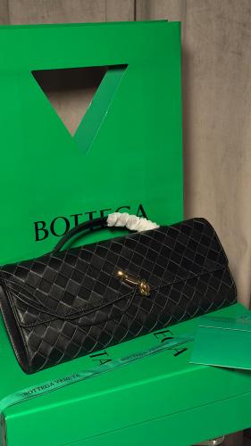 Clutch Andiamo size 31cm