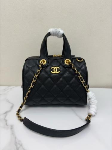 Chanel size 21cm