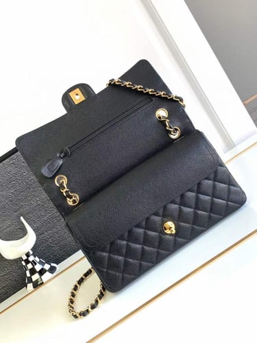 شانيل كلاسك جلد كافيار هارد وير ذهبي مقاس 25cm