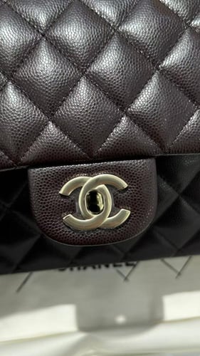 شانيل كلاسيك بني غامق مقاس cm25