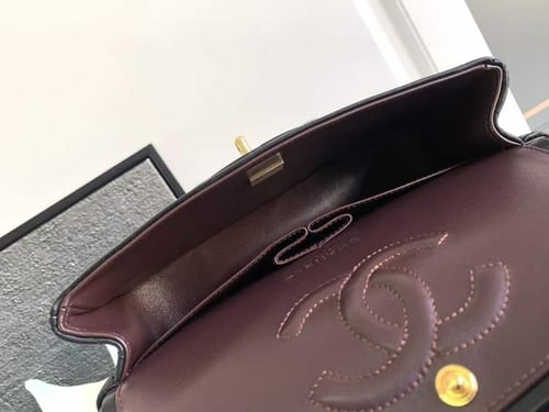 شانيل كلاسك جلد لامب لذر هارد وير ذهبي مقاس 23cm