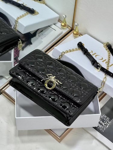 ديور ليدي كلاتش مقاس cm24