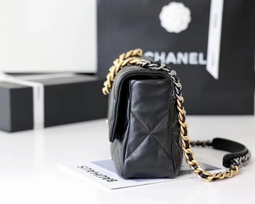 شانيل نايتين جلد كالف لذر مقاس cm26