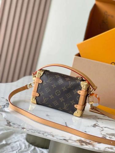 لوي فيتون SIDE TRUNK MINI مقاس 18cm