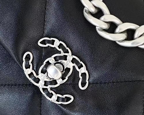 شانيل نايتين جلد كالف لذر مقاس cm26