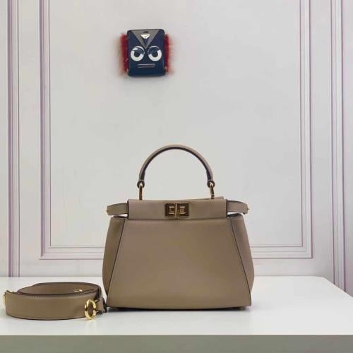 فندي Peekaboo مقاس 23cm