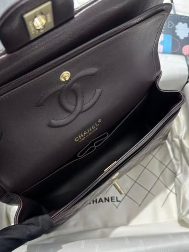 شانيل كلاسيك بني غامق مقاس cm25