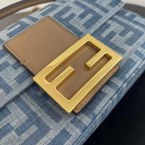 فندي Baguette مقاس 19cm