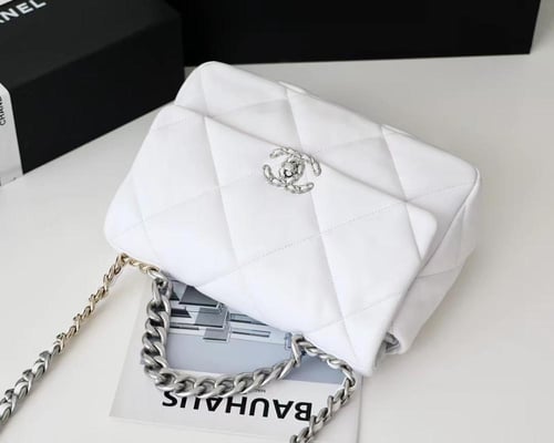 شانيل نايتين جلد كالف لذر مقاس cm26