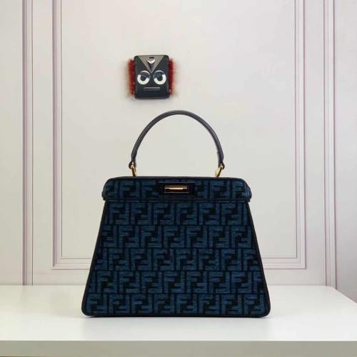 فندي Peekaboo ISeeU مقاس 33cm