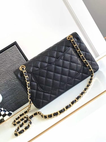 شانيل كلاسك جلد كافيار هارد وير ذهبي مقاس 25cm