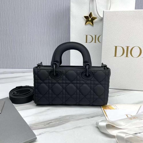 ديور جوي مقاس 22.5 cm