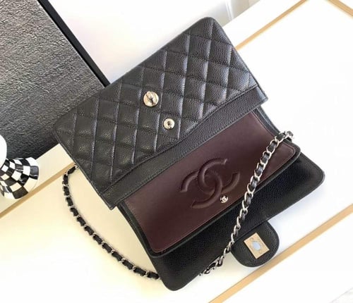 CHANEL كلاسك جلد كافيار هارد وير فضي مقاس 23cm