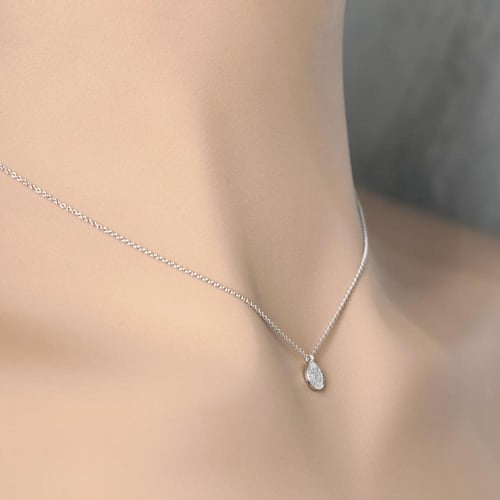 تعليقة الماس سلسلة ناعمة على شكل دائري عصري بوزن 0...