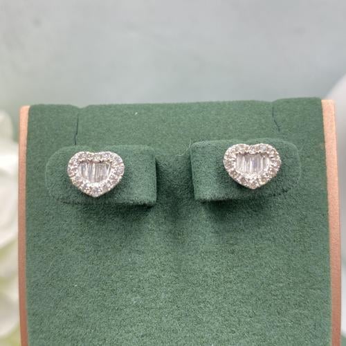 حلق الماس تصميم كلاسيكي بوزن 0.57 قيراط