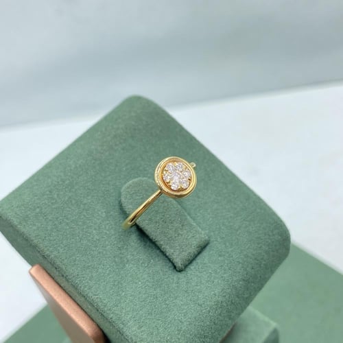 خاتم الماس بلمسه عصريه بوزن 0.2 قيراط