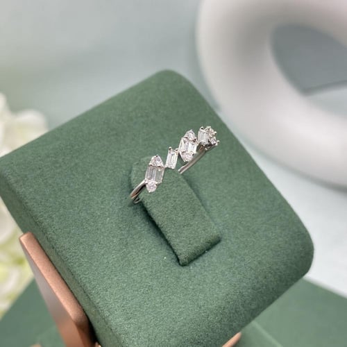 خاتم الماس بلمسه عصريه بوزن 0.12 قيراط