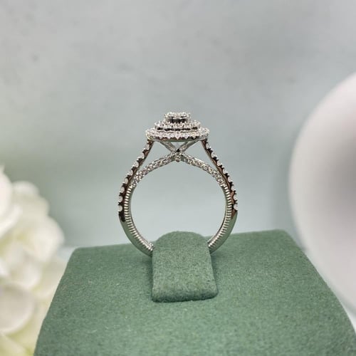 خاتم الماس بلمسه عصريه بوزن 0.87 قيراط