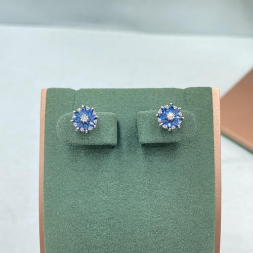 حلق الماس حديث بوزن 0.11 قيراط