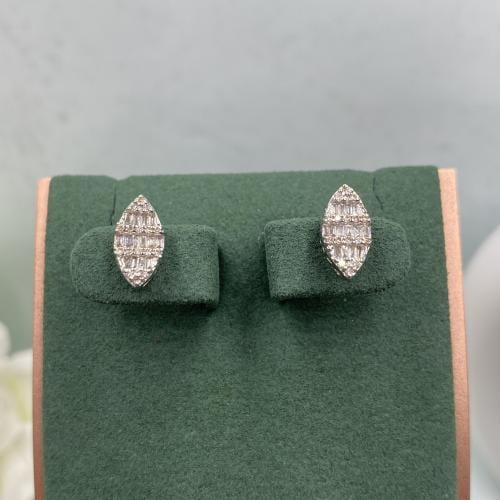 حلق الماس ناعم بوزن 0.34 قيراط