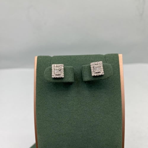 حلق الماس ناعم يومي بوزن 0.38 قيراط