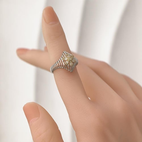 خاتم الماس تصميم زهرة كلاسيكي فخم