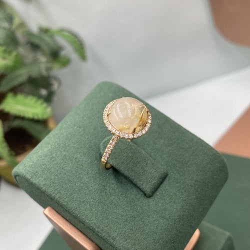 خاتم الماس على حجر