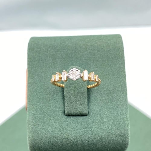 خاتم الماس بلمسه عصريه بوزن 0.34 قيراط