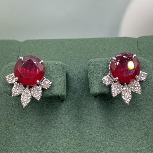 حلق الماس حديث بوزن 0.26 قيراط