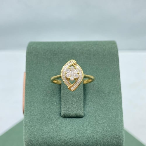 خاتم الماس بلمسه عصريه بوزن 0.31 قيراط