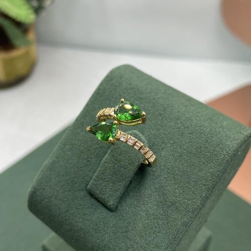 خاتم الماس على حجر الزمرد