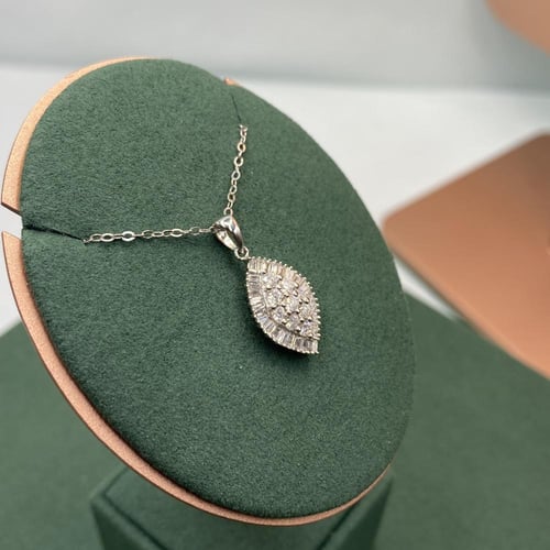 تعليقه الماس باقيت ناعم