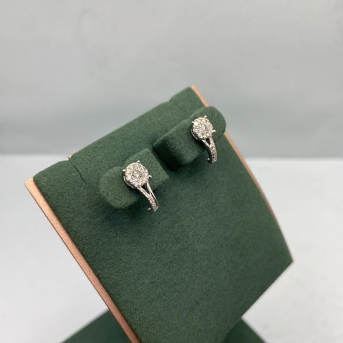 حلق الماس ناعم بوزن 0.34 قيراط