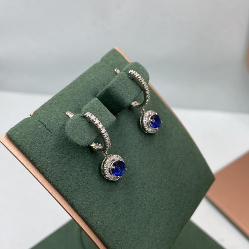 حلق الماس على حجر الزفير الازرق