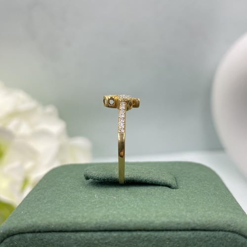 خاتم الماس بلمسه عصريه بوزن 0.17 قيراط