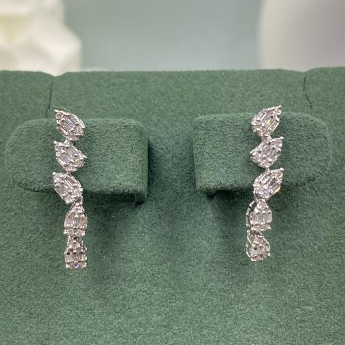 حلق الماس تصميم كلاسيكي بوزن 0.38 قيراط