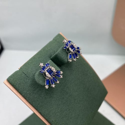 حلق الماس على حجر الزفير الازرق