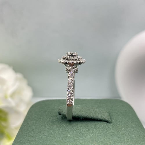 خاتم الماس بلمسه عصريه بوزن 0.87 قيراط