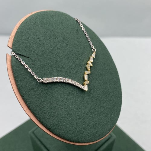 تعليقه الماس بوزن 0.38 قيراط