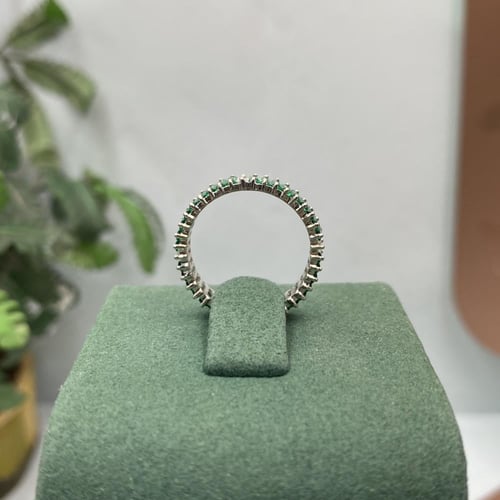 خاتم الماس على حجر الزمرد