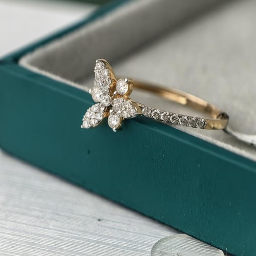 خاتم الماس فراشه ناعمه