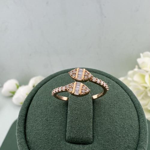 خاتم ألماس مزدوج روز قولد بفصوص باغيت مستطيلة