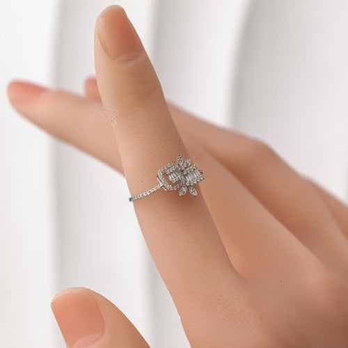 خاتم الماس هندسي فاخر بتصميم ماركيز وزخارف فنية