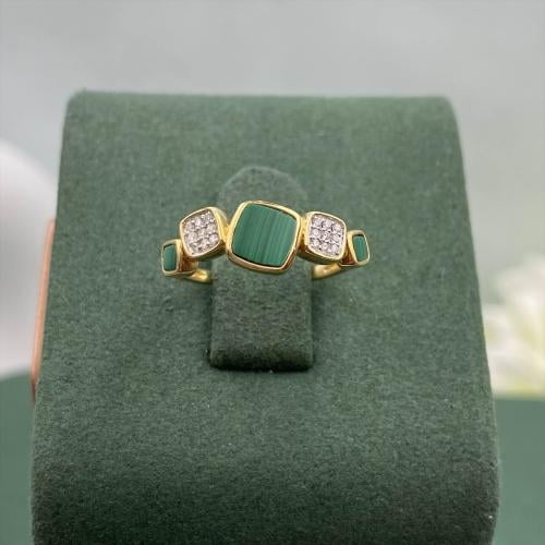 خاتم الماس على حجر الملاكايت