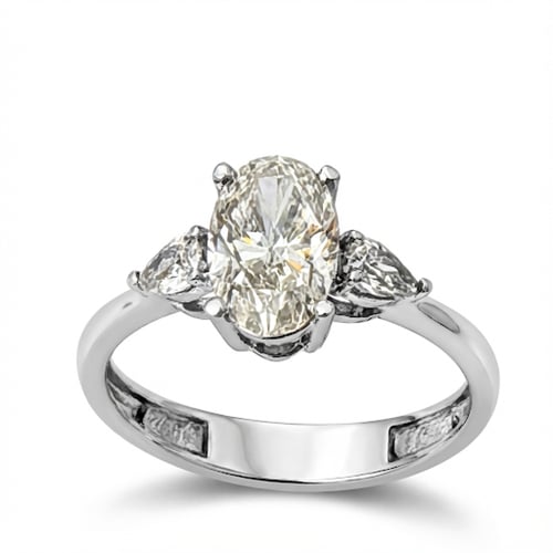 خاتم الماس سوليتير بيضاوي ( اوفال ) بوزن 1.76 قيرا...