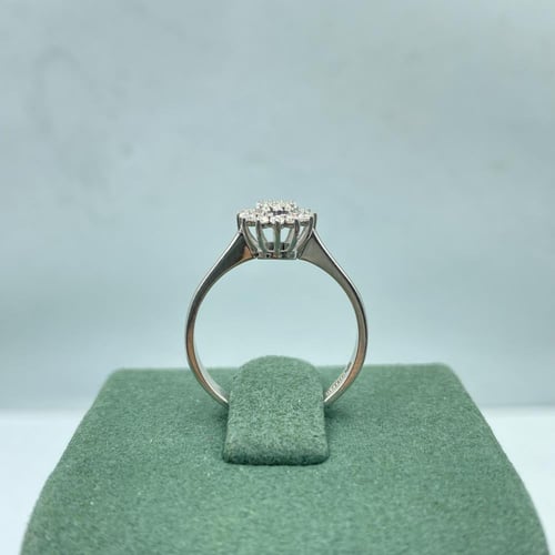 خاتم الماس بلمسه عصريه بوزن 0.27 قيراط