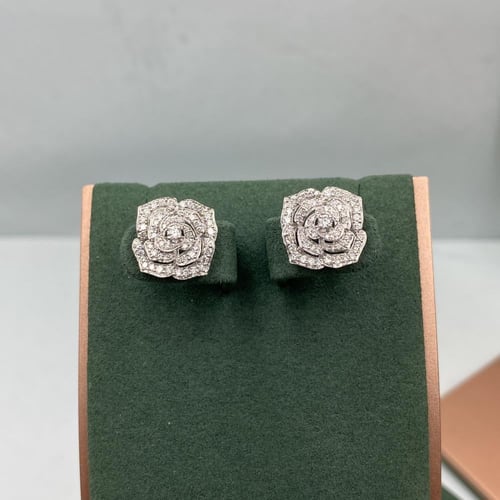 حلق الماس ناعم بوزن 0.71 قيراط