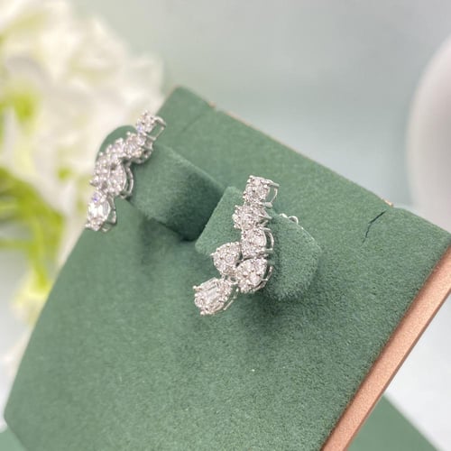 حلق الماس حديث بوزن 0.62 قيراط